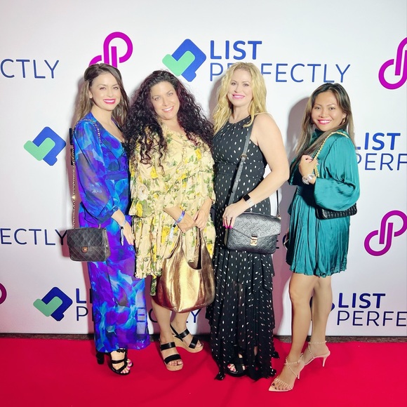 🌈Hello my Pffs 🌈trying to make time for a live show🦋Chaser🤩JS🎊REVOLVE🔥Like 💞🇺🇸 - Picture 5 of 15